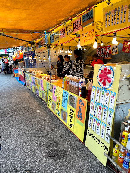 宮古神社の初詣に並ぶ屋台の様子