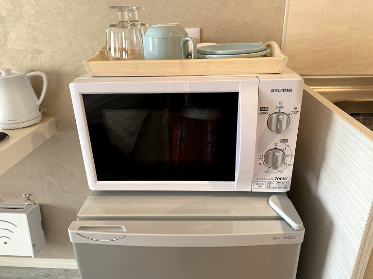 備え付けの食器