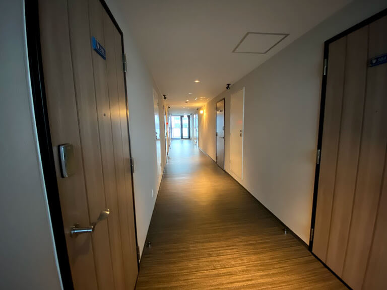 客室の廊下