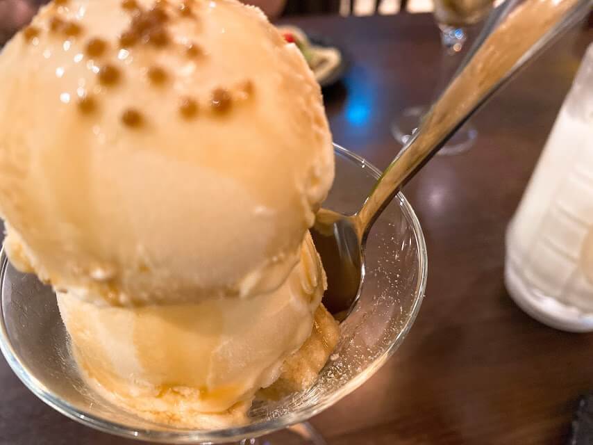 塩ちんすことバニラアイスのカルーアがけ