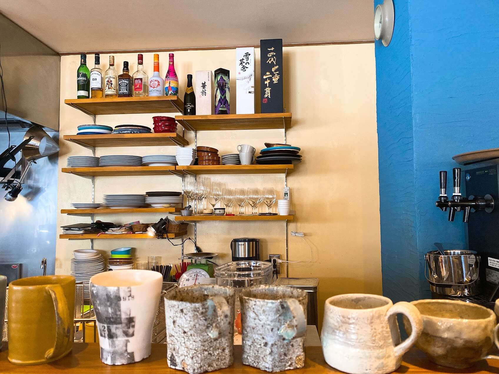 洋食てぃんのお洒落な店内