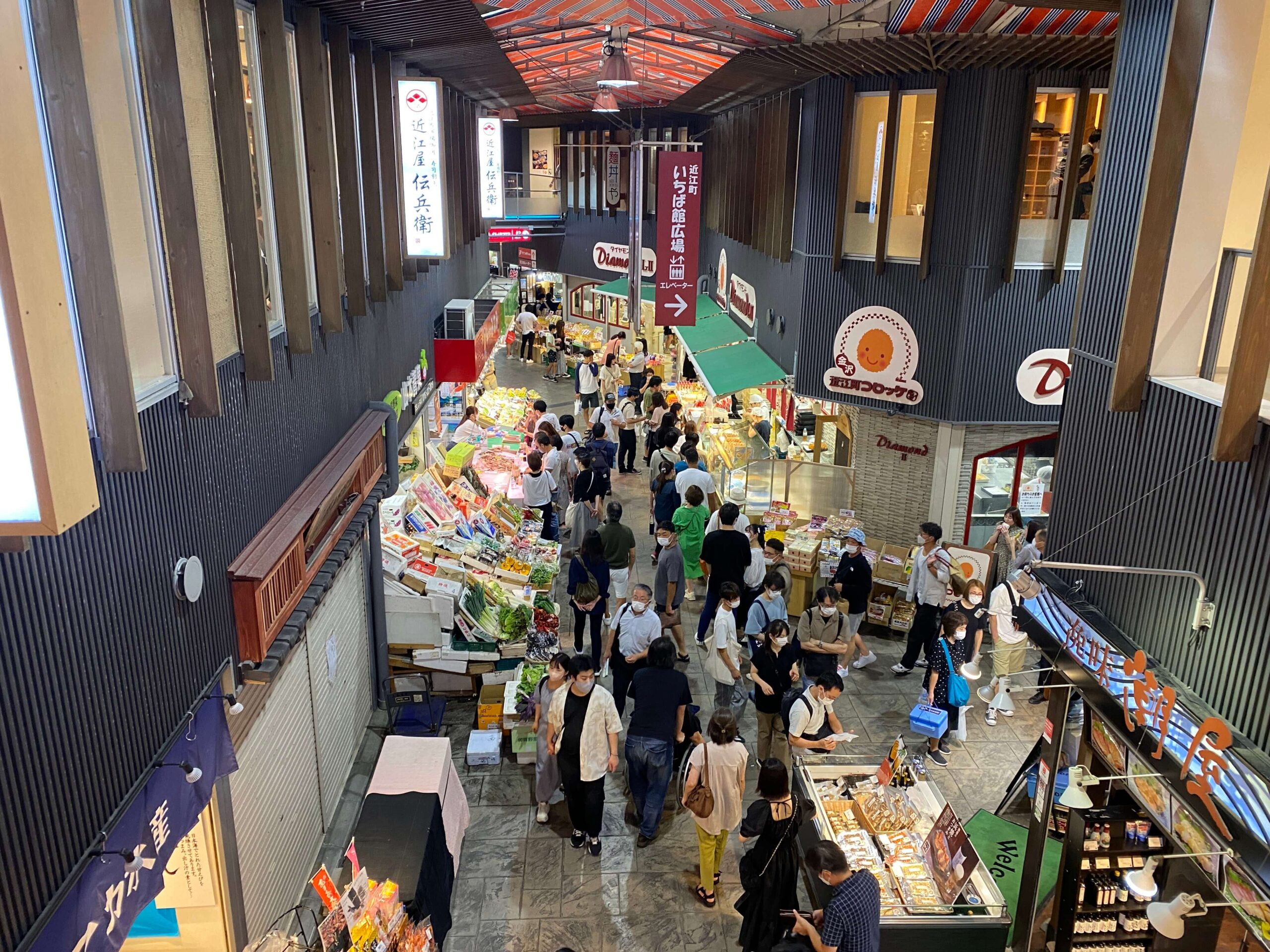 金沢・近江町市場の店先